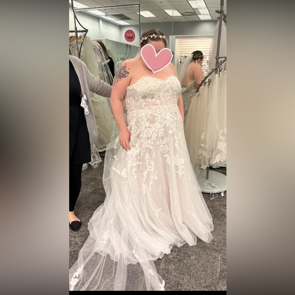 Davids Bridal - Wedding Bundle (Dress, Veil, Under Skirt, & Headpiece)